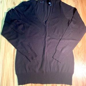 Axcess V Neck sweater in Black, size Medium